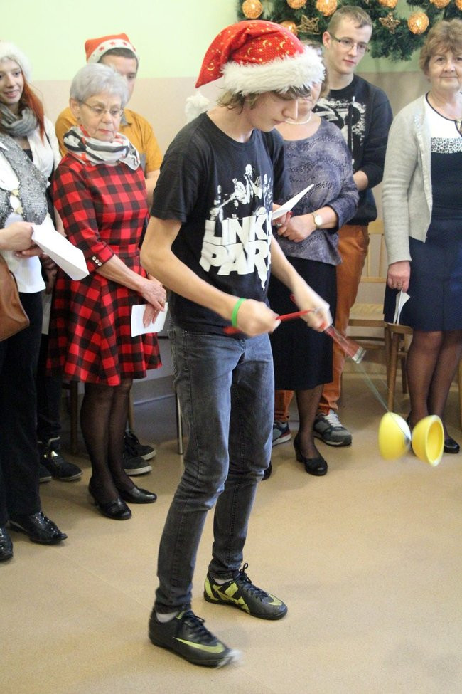 Magia świąt wypełniła DPS i noclegownię (zdjęcia i film)