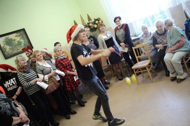 Magia świąt wypełniła DPS i noclegownię (zdjęcia i film)