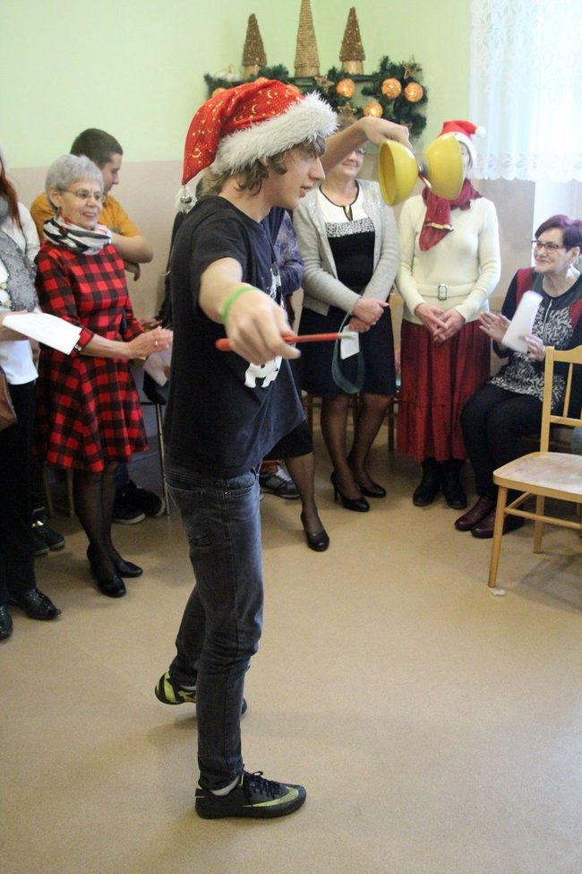 Magia świąt wypełniła DPS i noclegownię (zdjęcia i film)