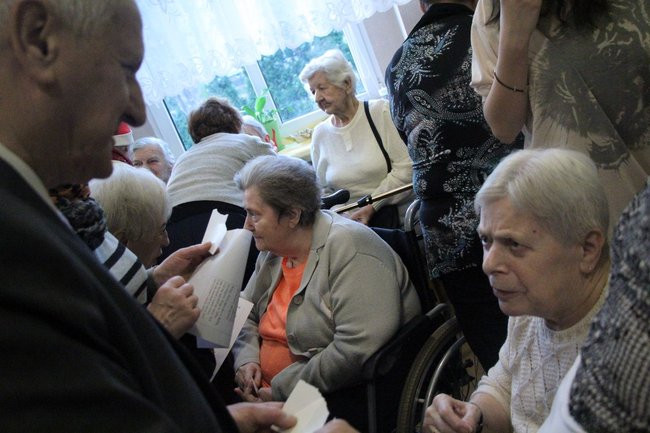 Magia świąt wypełniła DPS i noclegownię (zdjęcia i film)