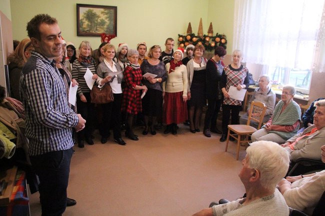 Magia świąt wypełniła DPS i noclegownię (zdjęcia i film)