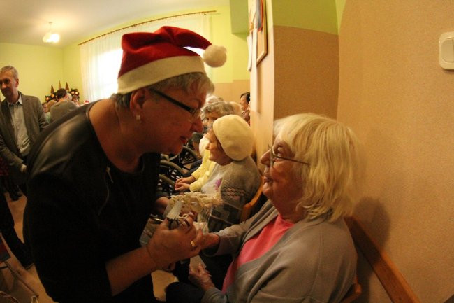 Magia świąt wypełniła DPS i noclegownię (zdjęcia i film)