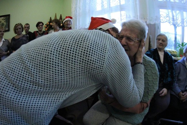 Magia świąt wypełniła DPS i noclegownię (zdjęcia i film)