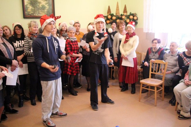 Magia świąt wypełniła DPS i noclegownię (zdjęcia i film)