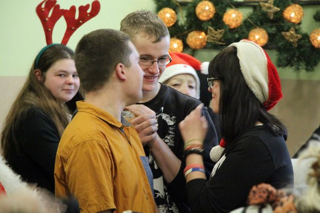 Magia świąt wypełniła DPS i noclegownię (zdjęcia i film)