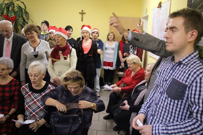 Magia świąt wypełniła DPS i noclegownię (zdjęcia i film)