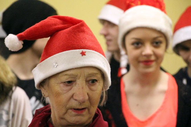 Magia świąt wypełniła DPS i noclegownię (zdjęcia i film)