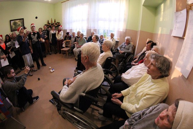 Magia świąt wypełniła DPS i noclegownię (zdjęcia i film)