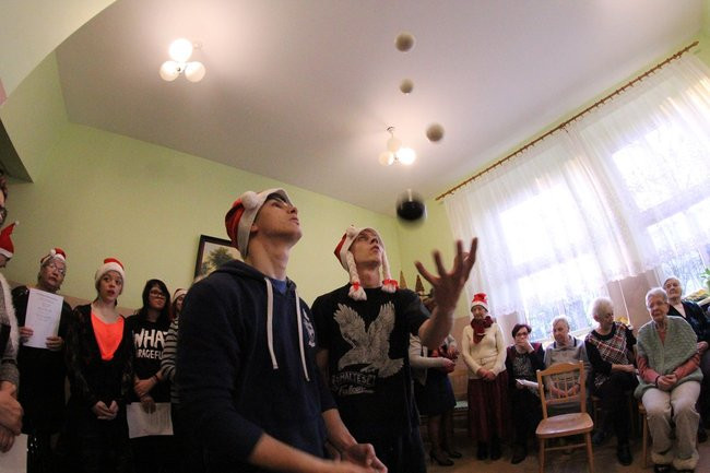 Magia świąt wypełniła DPS i noclegownię (zdjęcia i film)