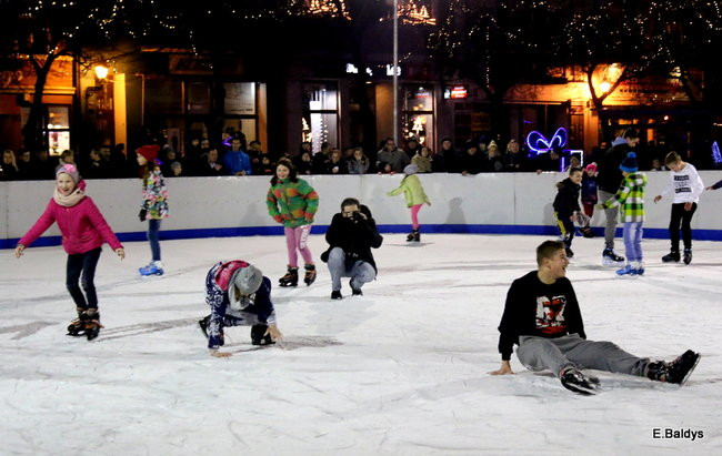 Wielka radość z lodowiska (zdjęcia)