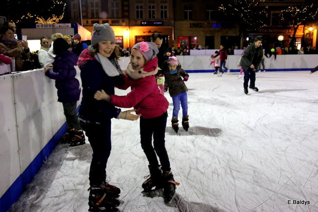Wielka radość z lodowiska (zdjęcia)