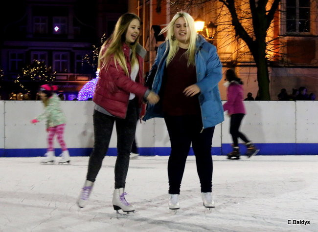 Wielka radość z lodowiska (zdjęcia)