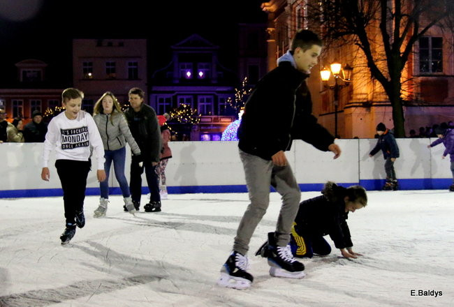 Wielka radość z lodowiska (zdjęcia)