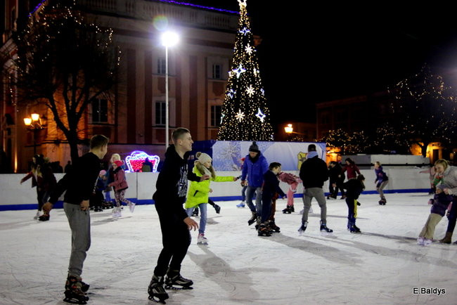 Wielka radość z lodowiska (zdjęcia)