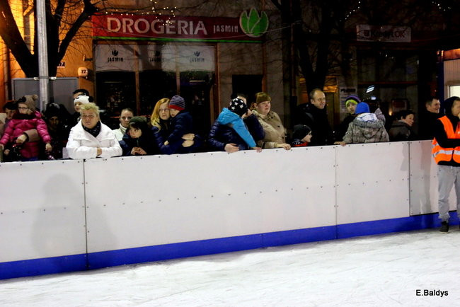 Wielka radość z lodowiska (zdjęcia)