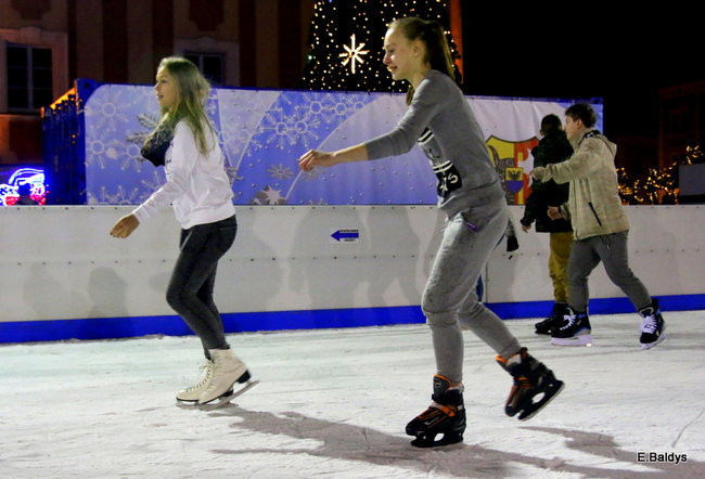 Wielka radość z lodowiska (zdjęcia)