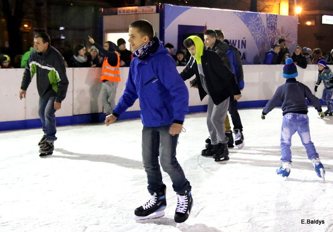 Wielka radość z lodowiska (zdjęcia)