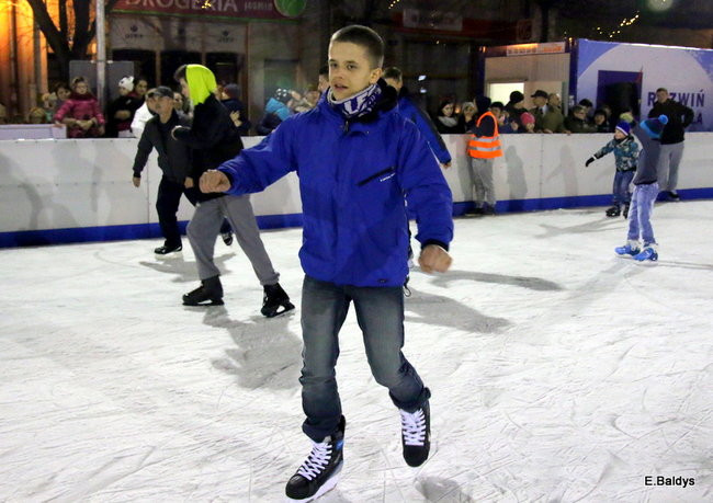 Wielka radość z lodowiska (zdjęcia)