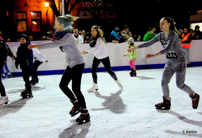 Wielka radość z lodowiska (zdjęcia)