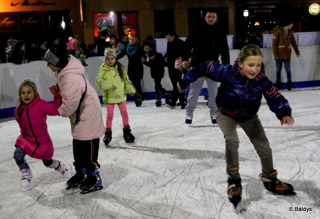 Wielka radość z lodowiska (zdjęcia)