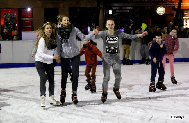 Wielka radość z lodowiska (zdjęcia)