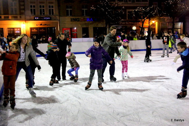 Wielka radość z lodowiska (zdjęcia)