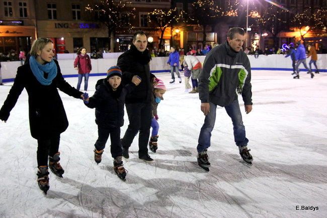 Wielka radość z lodowiska (zdjęcia)