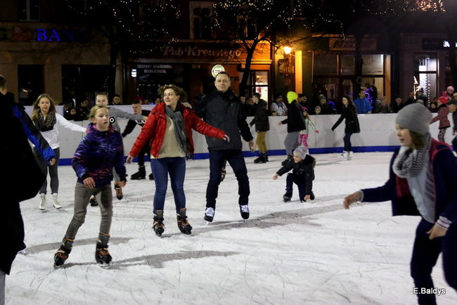 Wielka radość z lodowiska (zdjęcia)