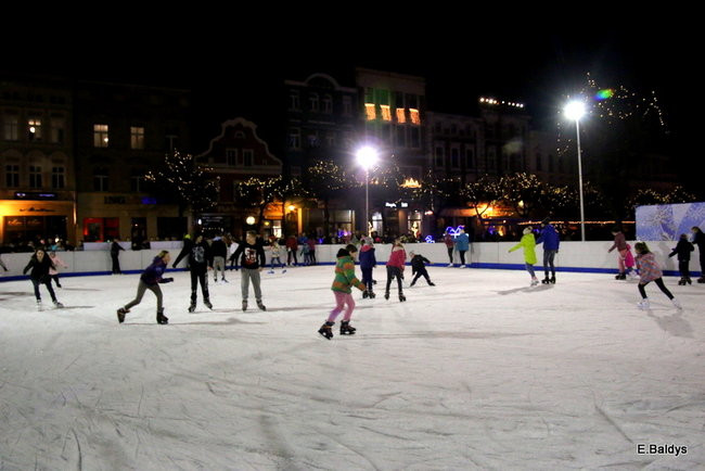 Wielka radość z lodowiska (zdjęcia)