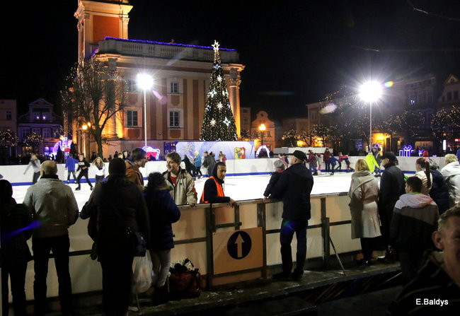 Wielka radość z lodowiska (zdjęcia)