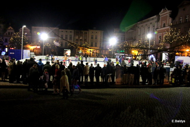 Wielka radość z lodowiska (zdjęcia)