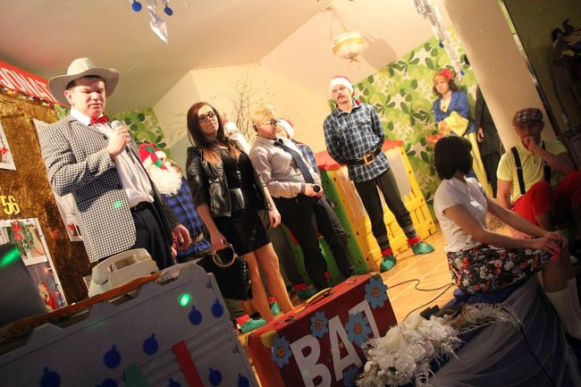 Dorośli dzieciom (zdjęcia)