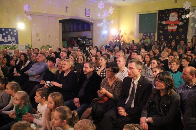 Dorośli dzieciom (zdjęcia)