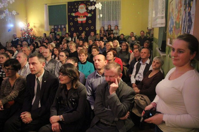 Dorośli dzieciom (zdjęcia)