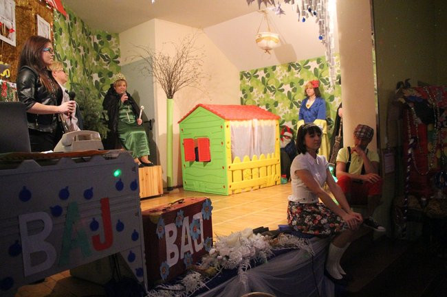 Dorośli dzieciom (zdjęcia)