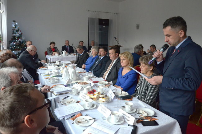 Powiat z budżetem na 2016 rok (zdjęcia)