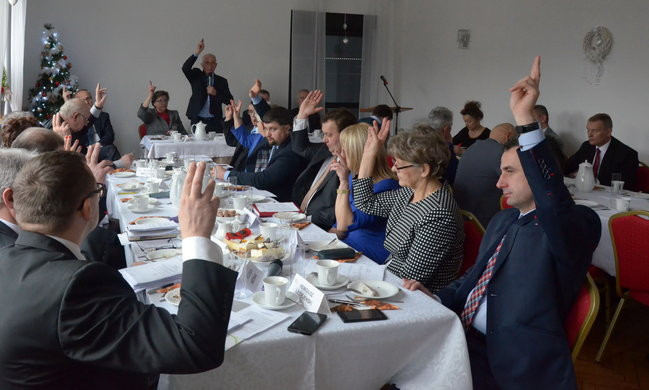 Powiat z budżetem na 2016 rok (zdjęcia)