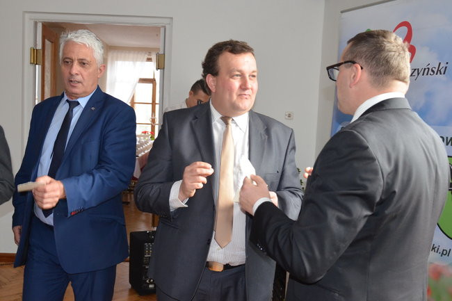 Powiat z budżetem na 2016 rok (zdjęcia)