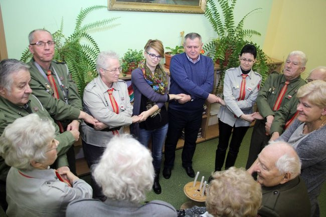 Kolędowanie w harcerskim kręgu (zdjęcia)