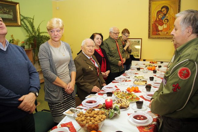 Kolędowanie w harcerskim kręgu (zdjęcia)
