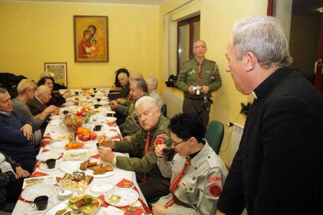 Kolędowanie w harcerskim kręgu (zdjęcia)