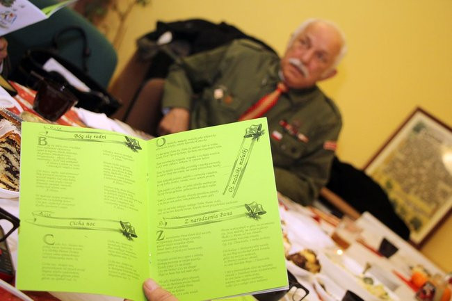 Kolędowanie w harcerskim kręgu (zdjęcia)