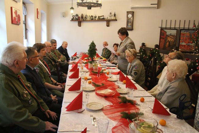 Harcerze łamali się opłatkiem (zdjęcia)