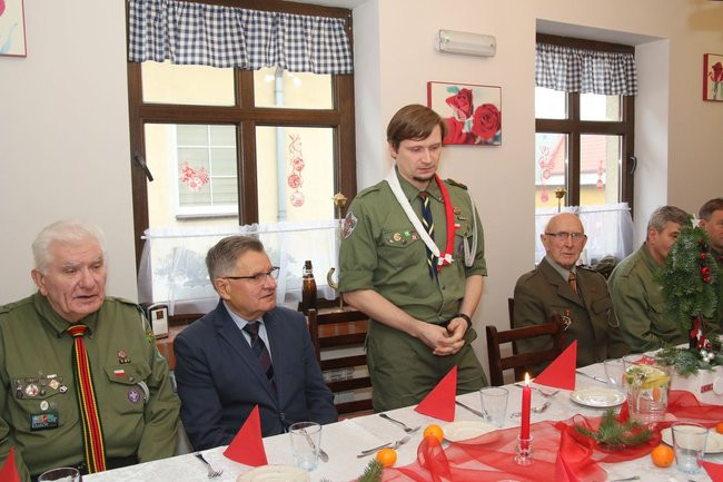 Harcerze łamali się opłatkiem (zdjęcia)