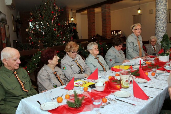 Harcerze łamali się opłatkiem (zdjęcia)