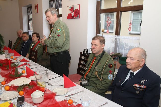 Harcerze łamali się opłatkiem (zdjęcia)