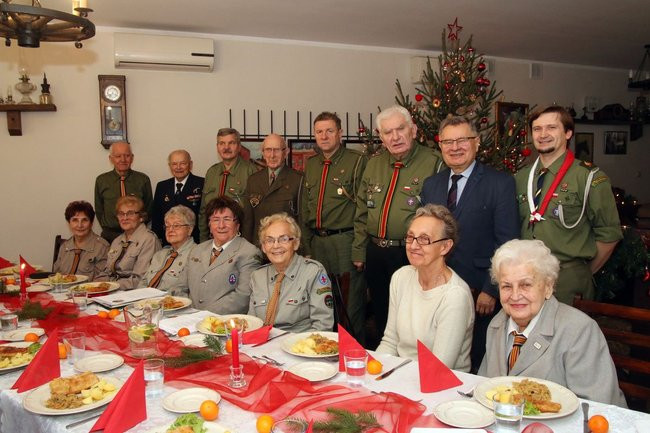 Harcerze łamali się opłatkiem (zdjęcia)