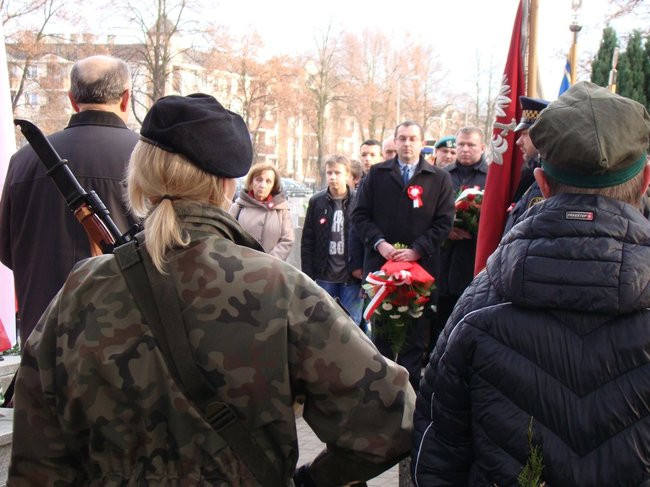 Ich nie uczyła o ojczyźnie szkoła (zdjęcia)