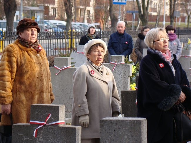 Ich nie uczyła o ojczyźnie szkoła (zdjęcia)