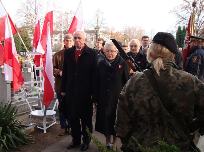 Ich nie uczyła o ojczyźnie szkoła (zdjęcia)